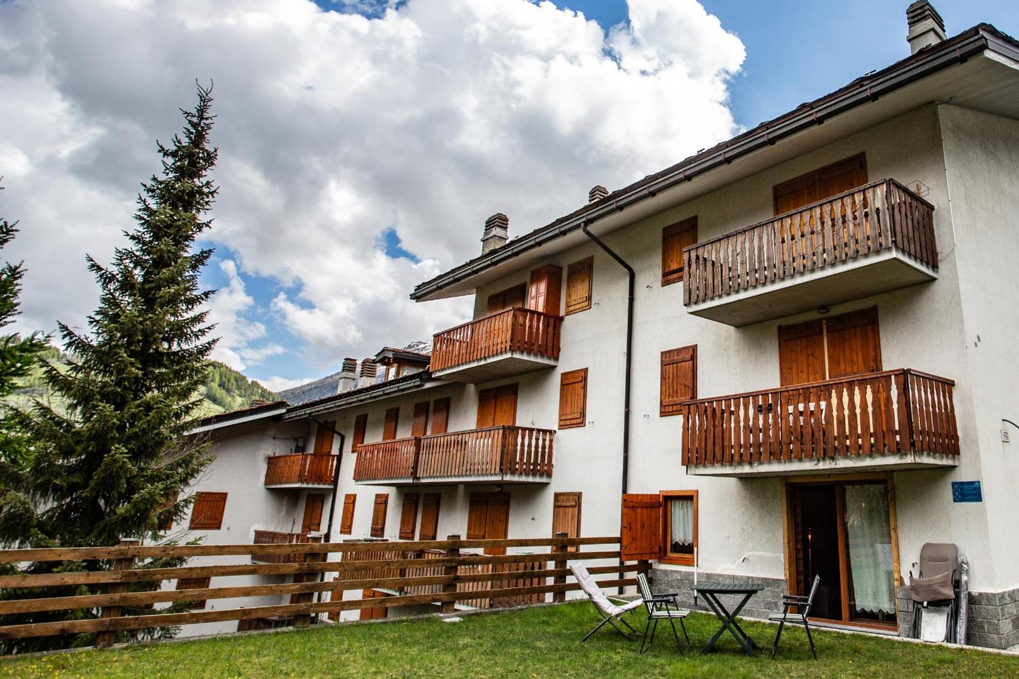 La Casa Di Matilde - Trilocale Vicinissimo Alle Piste Da Sci La Thuile Luaran gambar