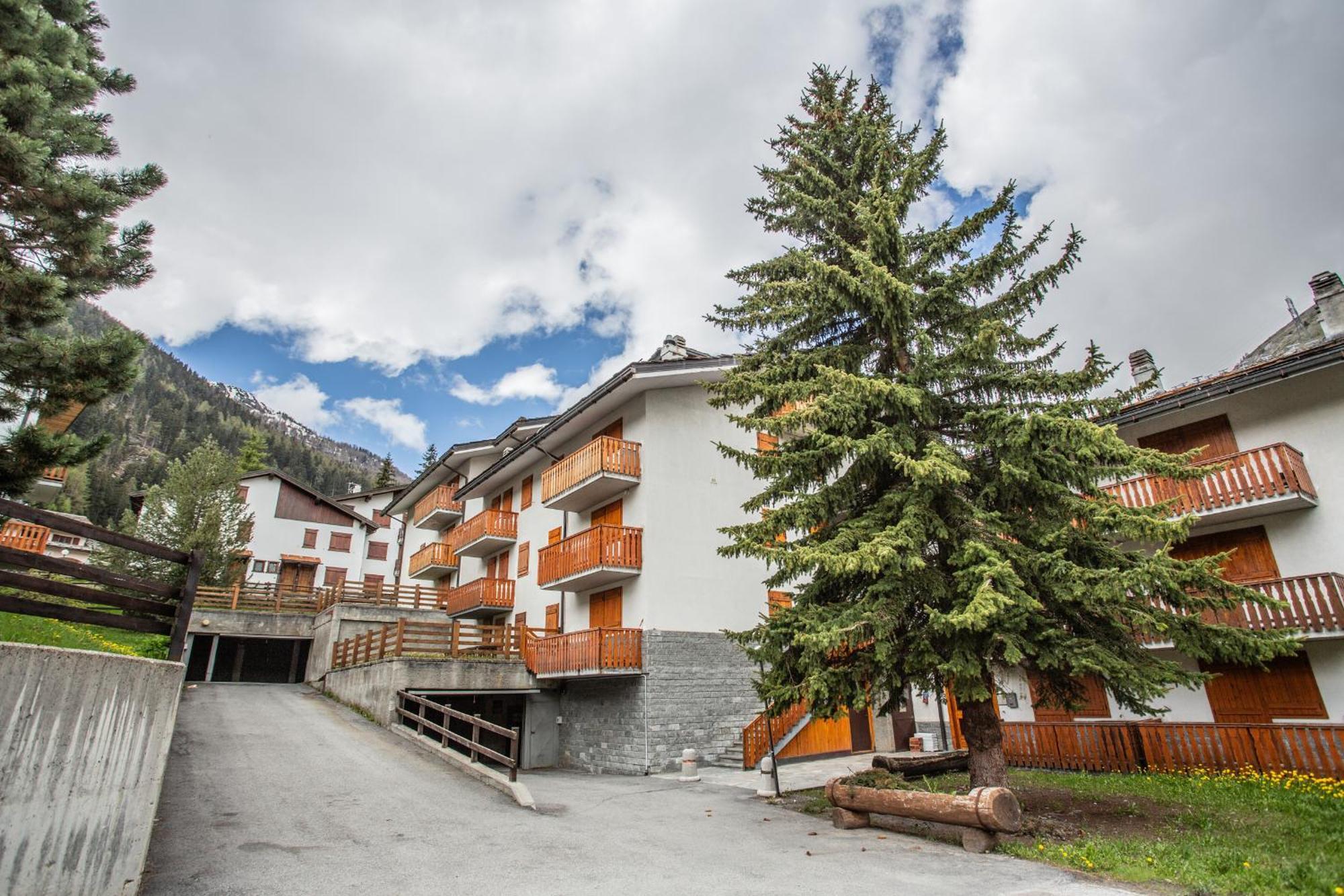La Casa Di Matilde - Trilocale Vicinissimo Alle Piste Da Sci La Thuile Luaran gambar